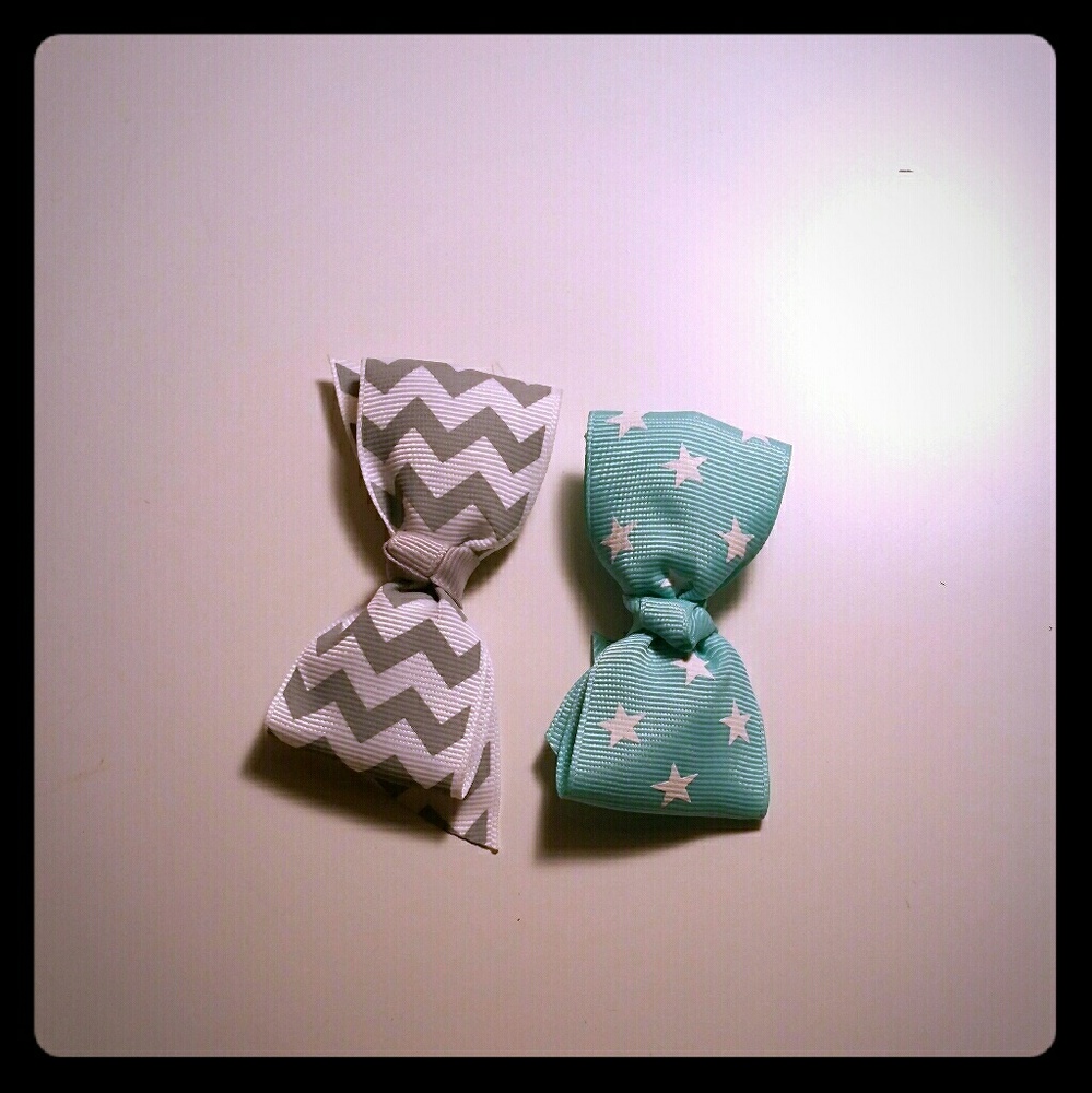 2 hair bows (kids)